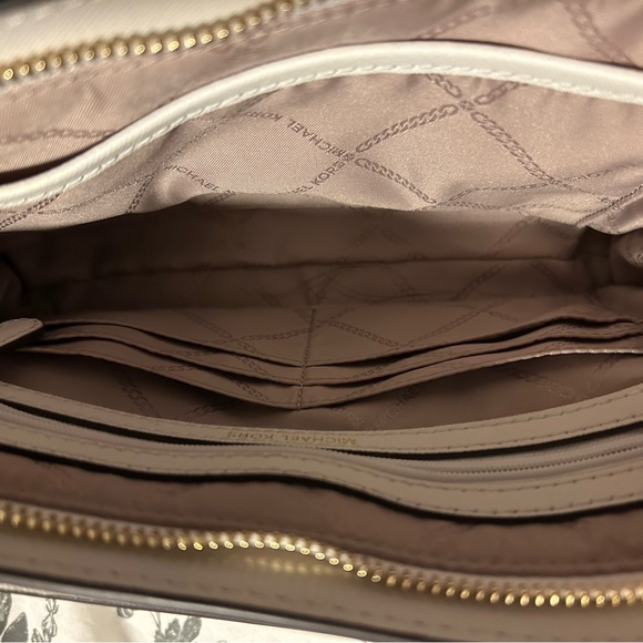 MICHAEL KORS purse - Picture 2 of 3